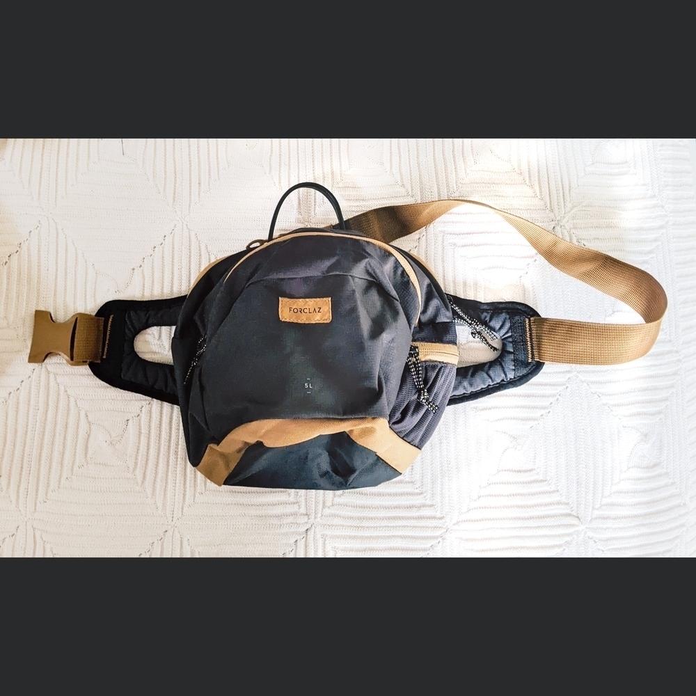 Forclazi Blue and Tan Waist Travel Bag, 5 Lit